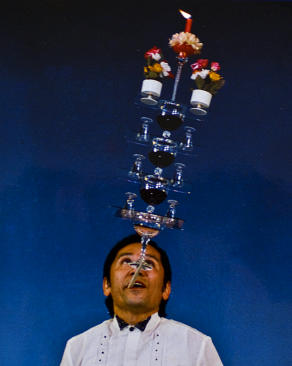 Frankie Ferrers Glser Balance